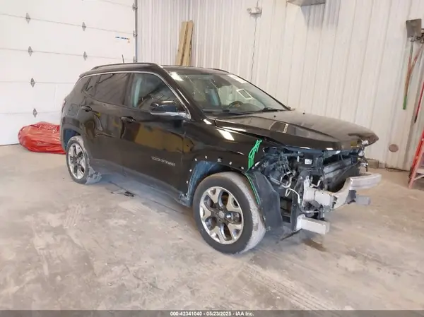 3C4NJDCBXJT354197 2018 JEEP COMPASS - Image 1