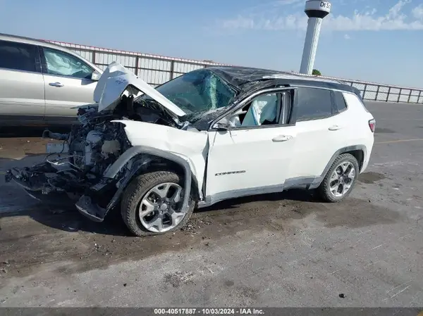3C4NJDCBXJT354717 2018 JEEP COMPASS - Image 2