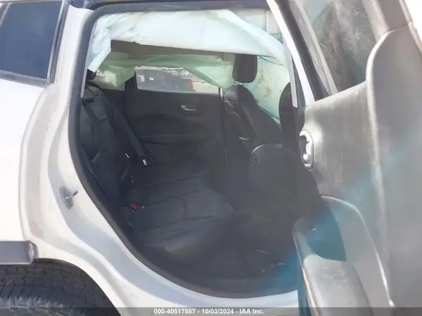 3C4NJDCBXJT354717 2018 JEEP COMPASS - Image 8