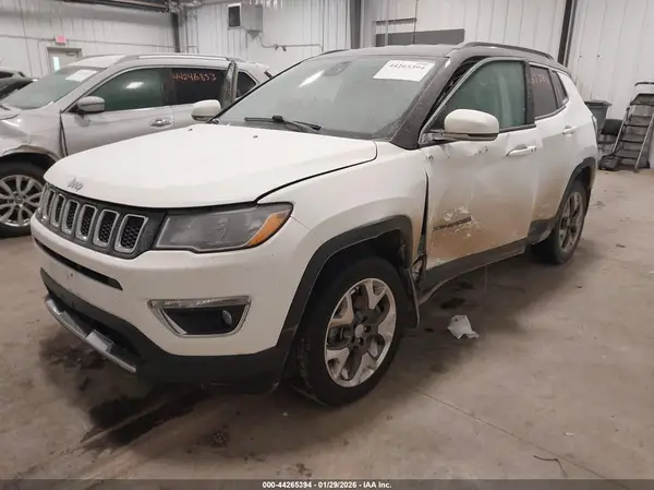 3C4NJDCBXJT365538 2018 JEEP COMPASS - Image 2