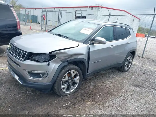 3C4NJDCBXJT365801 2018 JEEP COMPASS - Image 2