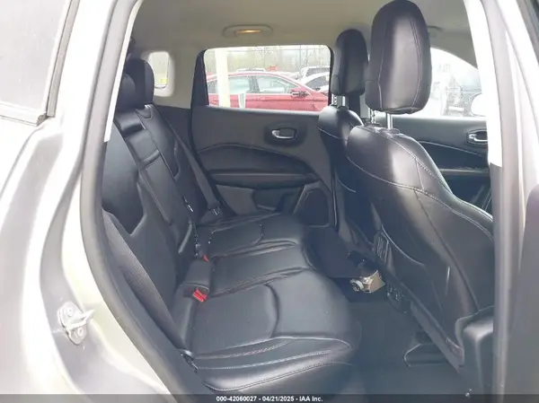 3C4NJDCBXJT365801 2018 JEEP COMPASS - Image 8