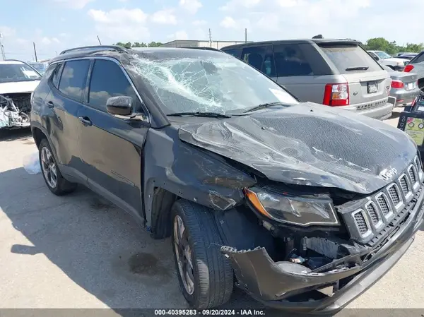 3C4NJDCBXJT372408 2018 JEEP COMPASS - Image 1