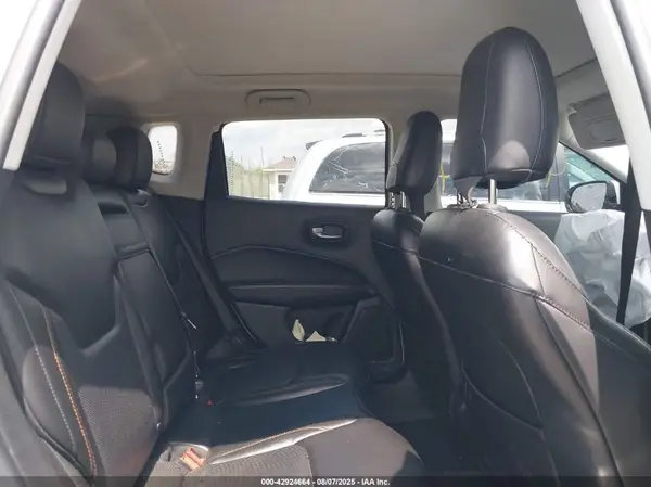 3C4NJDCBXJT401731 2018 JEEP COMPASS - Image 8