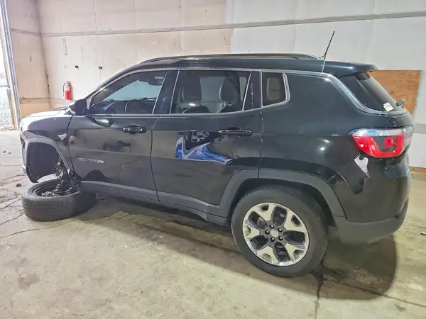 3C4NJDCBXJT470225 2018 JEEP COMPASS - Image 2