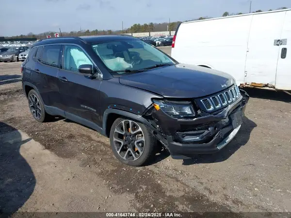 3C4NJDCBXJT484688 2018 JEEP COMPASS - Image 1