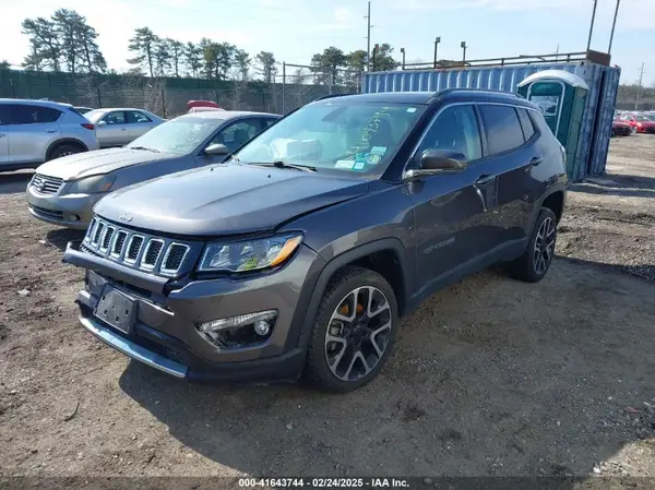 3C4NJDCBXJT484688 2018 JEEP COMPASS - Image 2