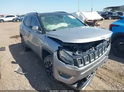 3C4NJDCBXKT639659 2019 JEEP COMPASS