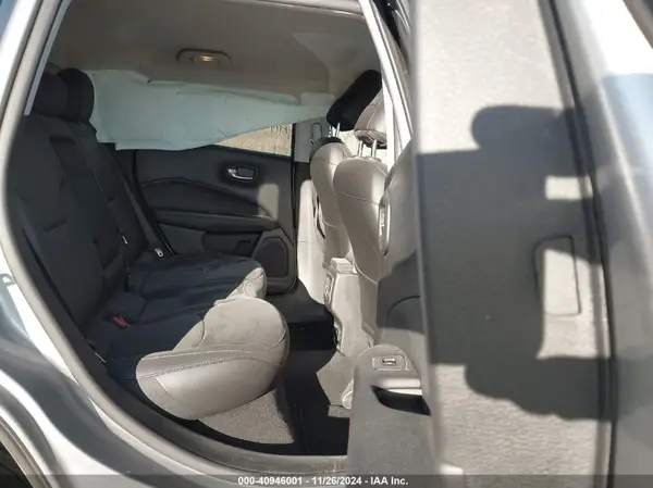3C4NJDCBXKT652931 2019 JEEP COMPASS - Image 8