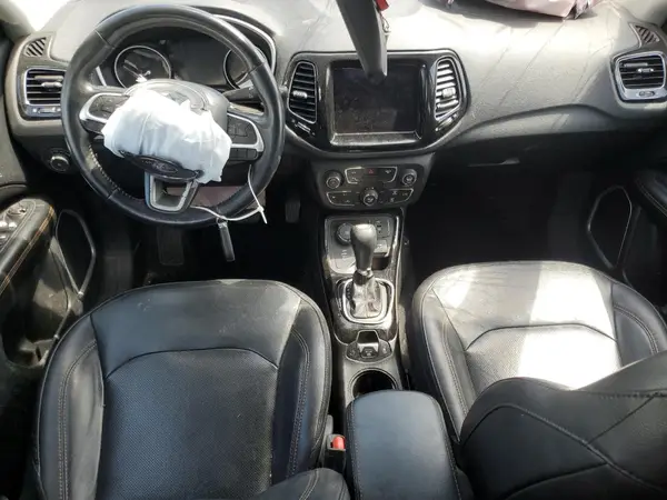 3C4NJDCBXKT653996 2019 JEEP COMPASS - Image 8