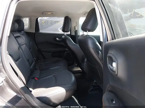 3C4NJDCBXKT661323 2019 JEEP COMPASS - Image 8