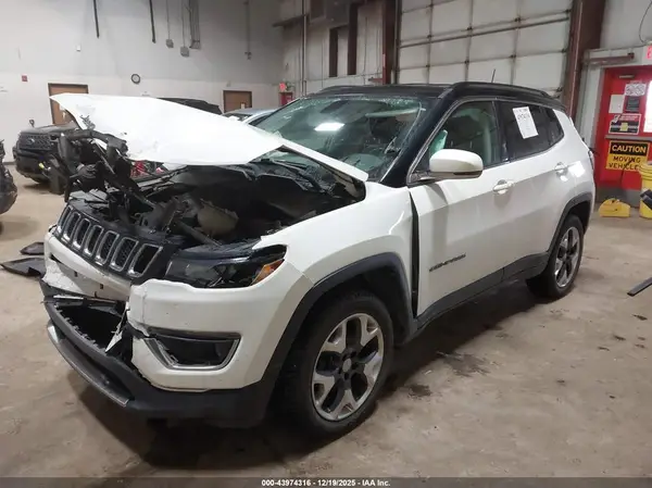 3C4NJDCBXKT673956 2019 JEEP COMPASS - Image 2