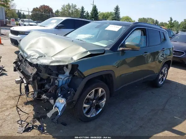 3C4NJDCBXKT674024 2019 JEEP COMPASS - Image 2