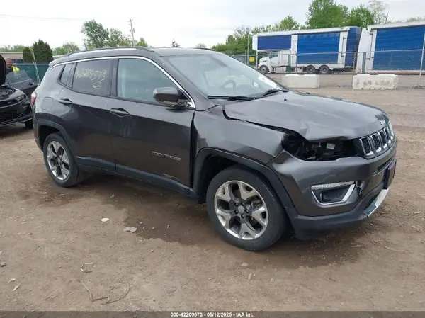 3C4NJDCBXKT747585 2019 JEEP COMPASS - Image 1
