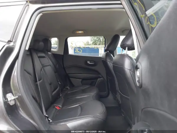 3C4NJDCBXKT747585 2019 JEEP COMPASS - Image 8