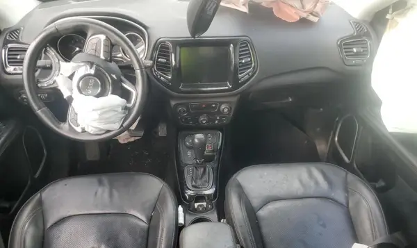 3C4NJDCBXKT767092 2019 JEEP COMPASS - Image 8