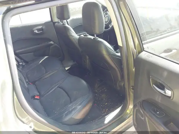 3C4NJDCBXKT773295 2019 JEEP COMPASS - Image 8