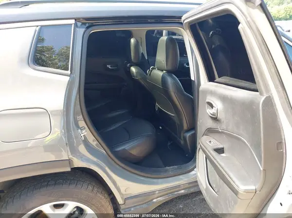 3C4NJDCBXKT780960 2019 JEEP COMPASS - Image 8