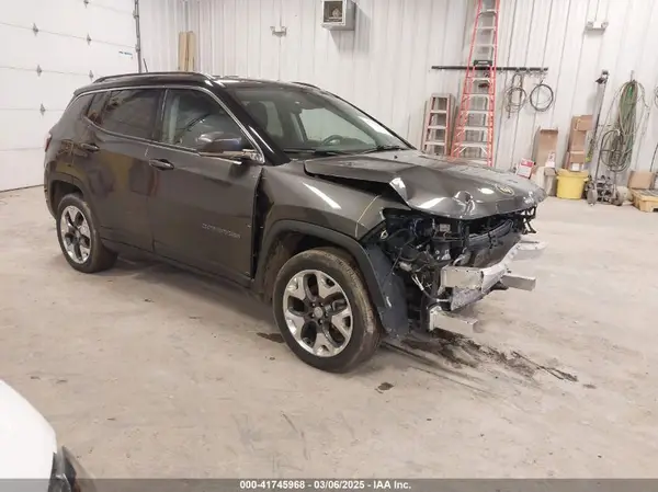 3C4NJDCBXKT806442 2019 JEEP COMPASS - Image 1