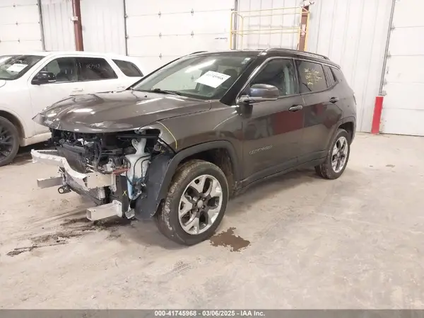 3C4NJDCBXKT806442 2019 JEEP COMPASS - Image 2