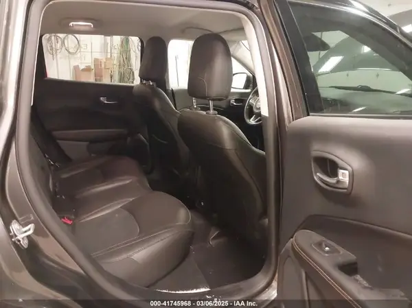 3C4NJDCBXKT806442 2019 JEEP COMPASS - Image 8