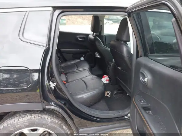 3C4NJDCBXKT827193 2019 JEEP COMPASS - Image 8