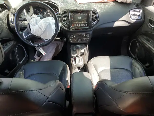 3C4NJDCBXKT840140 2019 JEEP COMPASS - Image 8