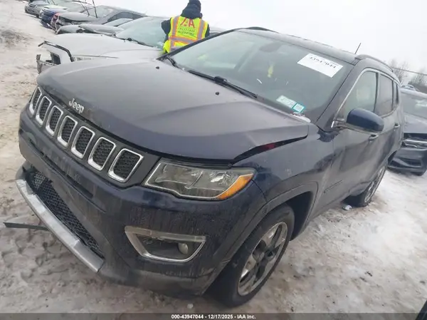 3C4NJDCBXKT842020 2019 JEEP COMPASS - Image 2