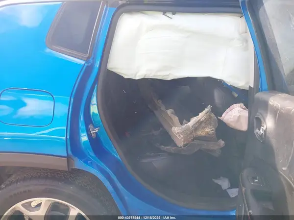 3C4NJDCBXKT842440 2019 JEEP COMPASS - Image 8
