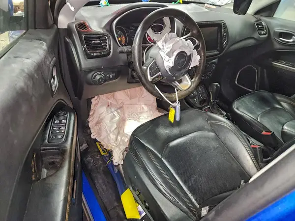 3C4NJDCBXKT843121 2019 JEEP COMPASS - Image 8
