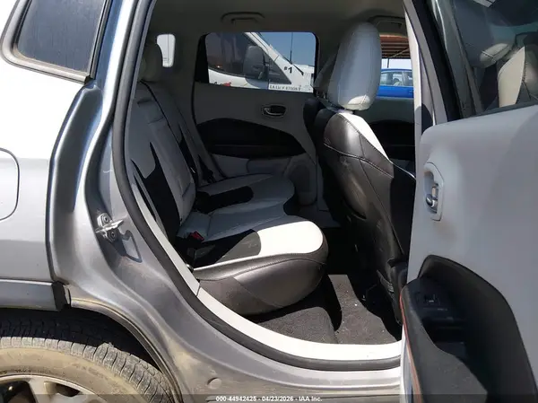 3C4NJDCBXLT119169 2020 JEEP COMPASS - Image 8