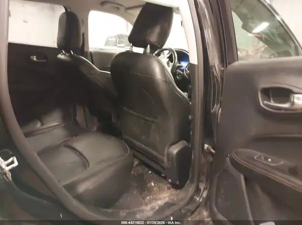 3C4NJDCBXLT142564 2020 JEEP COMPASS - Image 8