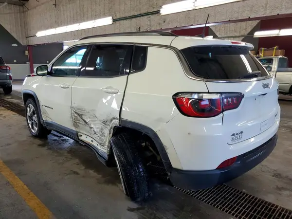 3C4NJDCBXLT155850 2020 JEEP COMPASS - Image 2