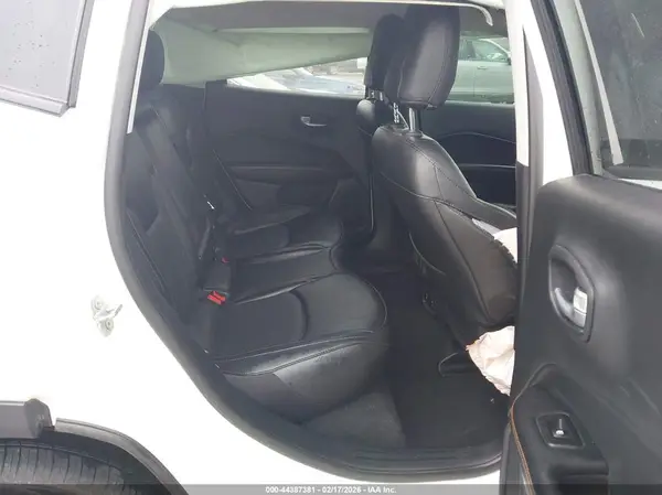 3C4NJDCBXLT233821 2020 JEEP COMPASS - Image 8