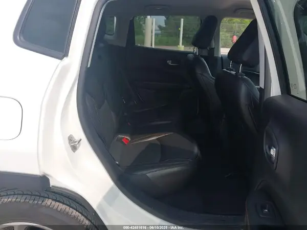 3C4NJDCBXLT242681 2020 JEEP COMPASS - Image 8