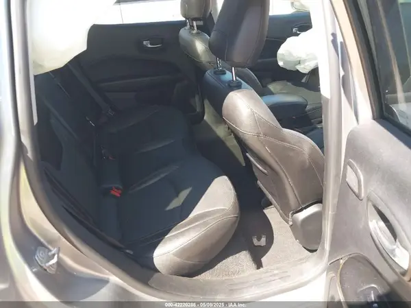 3C4NJDCBXMT541427 2021 JEEP COMPASS - Image 8