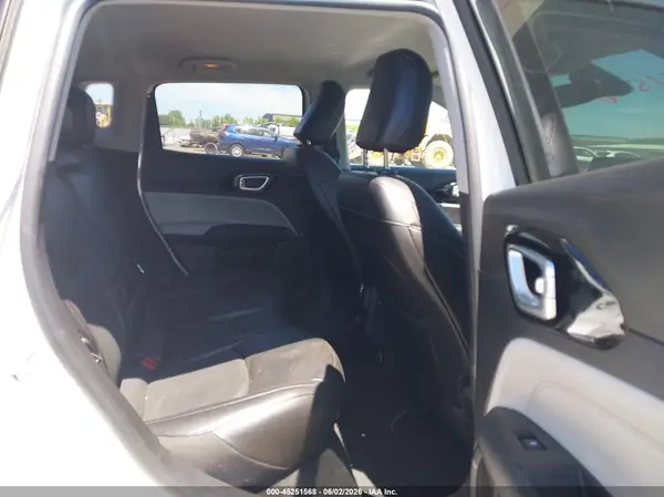 3C4NJDCBXNT136234 2022 JEEP COMPASS - Image 8