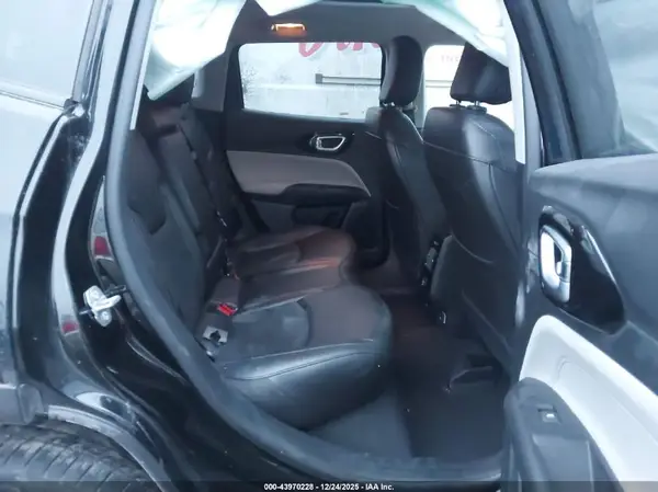 3C4NJDCBXNT155477 2022 JEEP COMPASS - Image 8