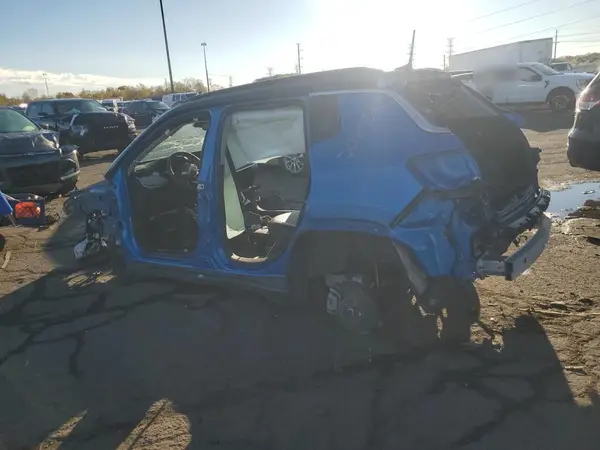 3C4NJDCBXNT208954 2022 JEEP COMPASS - Image 2