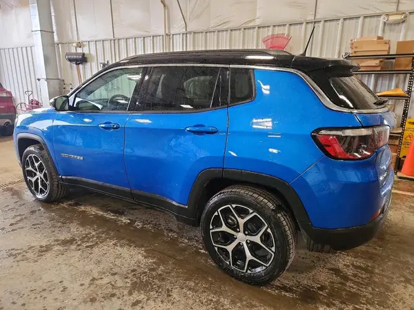 3C4NJDCN0RT109687 2024 JEEP COMPASS - Image 2