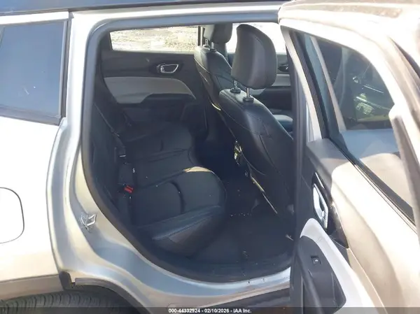 3C4NJDCN0RT126392 2024 JEEP COMPASS - Image 8