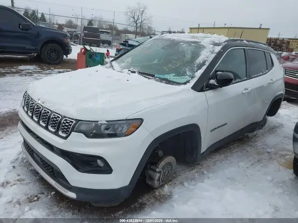 3C4NJDCN0RT142060 2024 JEEP COMPASS - Image 2