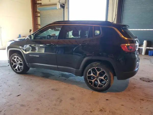 3C4NJDCN0ST578641 2025 JEEP COMPASS - Image 2