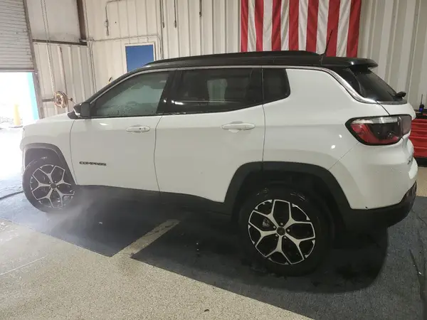 3C4NJDCN0ST580597 2025 JEEP COMPASS - Image 2