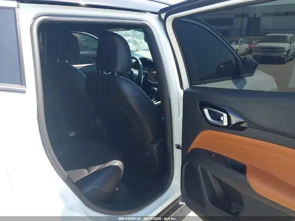 3C4NJDCN0ST610620 2025 JEEP COMPASS - Image 8
