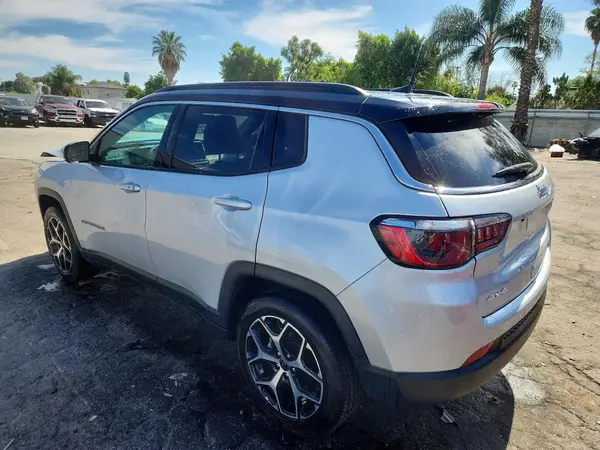 3C4NJDCN1ST511126 2025 JEEP COMPASS - Image 2