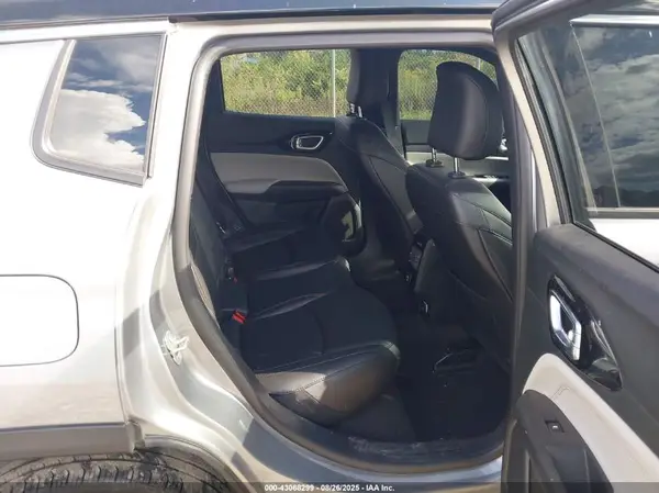3C4NJDCN2RT578943 2024 JEEP COMPASS - Image 8