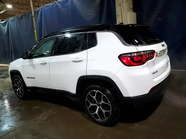 3C4NJDCN2ST511880 2025 JEEP COMPASS - Image 2