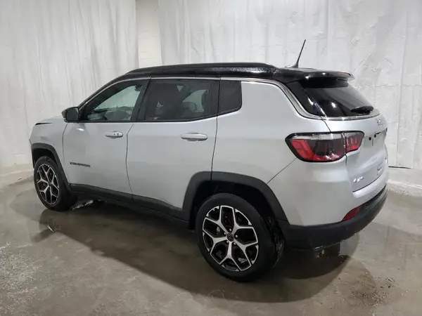 3C4NJDCN2ST580584 2025 JEEP COMPASS - Image 2