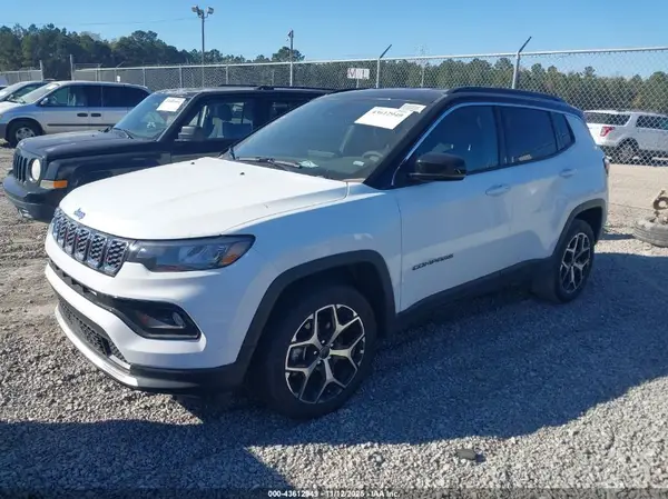 3C4NJDCN2ST597045 2025 JEEP COMPASS - Image 2